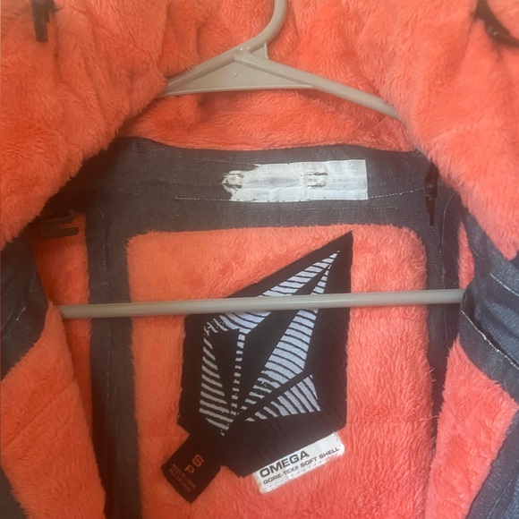 Volcom Gortex Snow Jacket - Picture 6 of 7